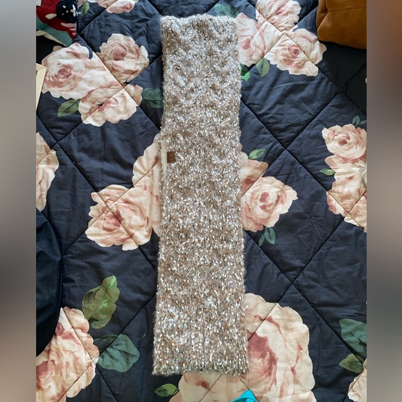 C.C Loop Scarf - Picture 1 of 3